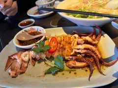 -大头虾越式风味餐厅(光明广场店)