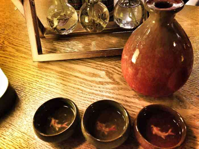 大唐西市看完电影出来和朋友小酌两杯释放下被压抑的心情酒馆位置相对