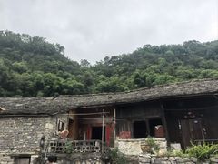 -高荡千年布依古寨旅游景区