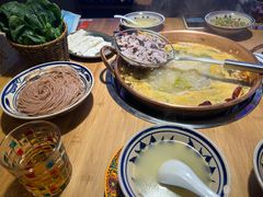 -洱火云南酸菜牛肉火锅(石景山当代商城店)