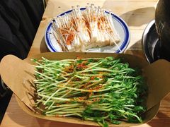 鲜剪嫩豆苗-么肆烤肉·中式自助·烤肉大排档(街道口季佳PAI店)