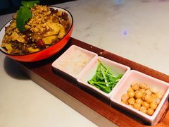 -韵秋荷(宝山龙湖天街店)