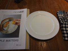 -ROAST coffee & eatery