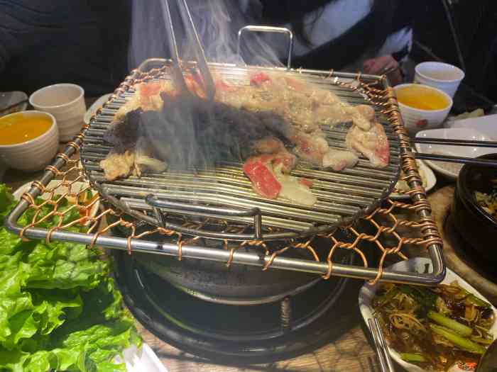火炉火炭火烤肉(望京凯德mall店)-"最爱的烤肉之一,性价比很高,送的