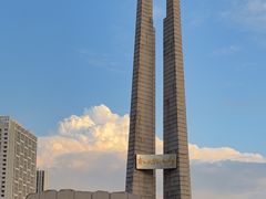 -唐山抗震纪念碑广场