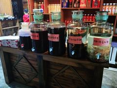 -果松木炭酸菜铜火锅·外婆参鸡汤