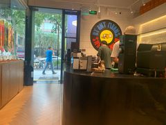 -Dogi&kiki Coffee(中心商务大厦店)