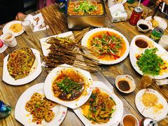 -范二妹独特烧烤夜宵城(宜宾总店)