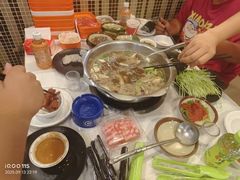 -尚品海鲜肥牛自助火锅(湖明店)