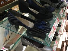 -ABC MART(心斎橋店)