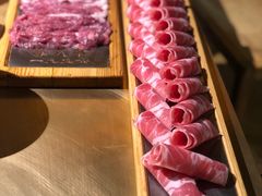 手切鲜羊上脑一米板-羊大爷涮肉(亮马桥店)