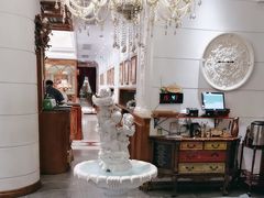 -秘密旅行Bonjour(黑金冠 江南西店)
