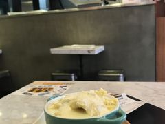 榴莲蛋白炖鲜奶-发记甜品(豉油街店)