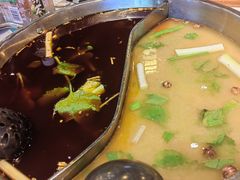 -肖肖酸萝卜鱼火锅(总店)