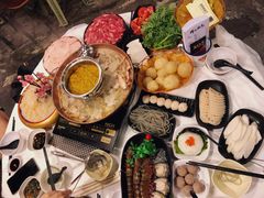 -鲜入围煮花胶鸡海鲜火锅