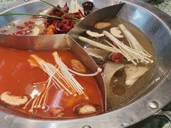 -肖婷姐大铁锅重庆火锅(南湖店)