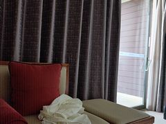 -三亚湾海居雅高铂尔曼度假酒店