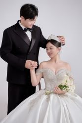 -都市丽人婚纱摄影