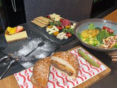 老泰泰汉堡-悠航SLOWBOAT(三里屯店)