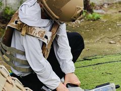 -东湖小天池真人CS彩弹野战基地