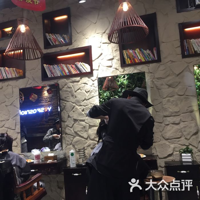 逸丝风尚团结湖店图片