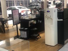 -杭州中沃沃尔沃4S店(滨江区店)