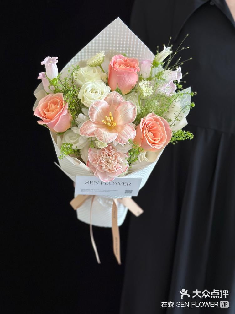 很热门的见面小花束