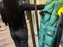 -伦敦比斯特购物村