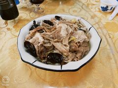 腐竹木耳粉丝煲-雄仔农家菜馆·特色葱油鸡(六祖店)