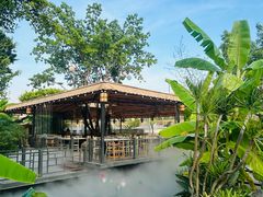 -茅草房·河畔园林火锅