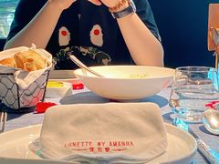 -弦月窗LUNETTE BY AMANDA(复兴路洋房店)