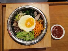 牛肉拌饭-明洞阿姨·韩式酱蟹烤肉·创意料理(三元桥店)