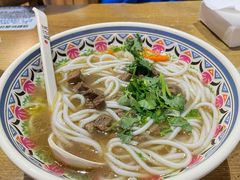 -鑫花溪牛肉米粉(人民广场店)