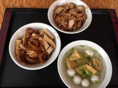 -松树干拌面店