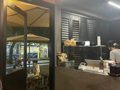 -CowCow其其·牛杂咖啡公司(六运店)