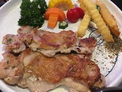 -樱花里音乐餐吧·牛扒椰子鸡(东圃店)