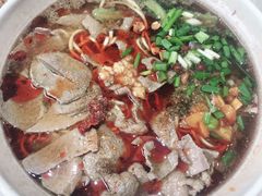 -爆炸头阿姨小四川正宗川味小吃(无任何分店)