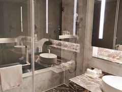 -上海虹桥西郊假日酒店