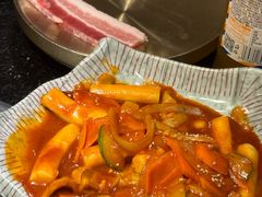 -臻牛烤肉