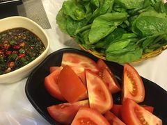 -鲜入围煮花胶鸡海鲜火锅