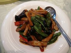 黑鸡枞菌炒甜豆-峨嵋酒家(德内店)