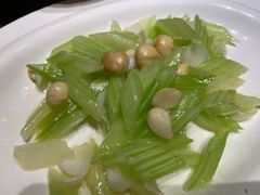 西芹百合炒夏果-宏宴·新京菜(望京店)