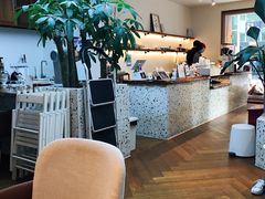 -Line 咖啡(石厦花园店)