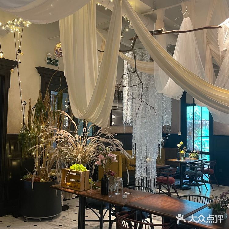 武汉的法餐厅已经美到next level啦‼️