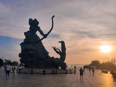 -巴陵广场