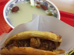 -大耳公曹氏驴肉包子铺(三八店)
