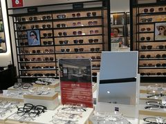 -博士眼镜集团石人工眼镜(虹口万泰店)