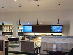 -Chom Cafe and Restaurant