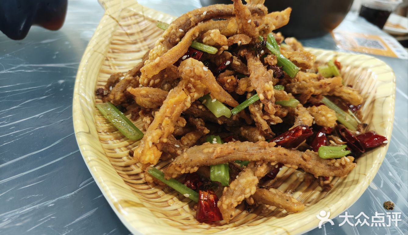 六一就要大吃特吃，和朋友一起下馆子啦[色]