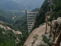 -罗田大别山峡谷漂流
